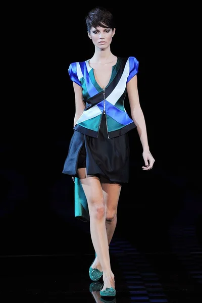 Look 25